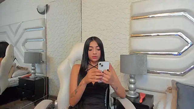 Snapshot of KattyLilli chatting on 06/27/26, 02:38 KattyLilli online show from 06/27/26, 02:38
