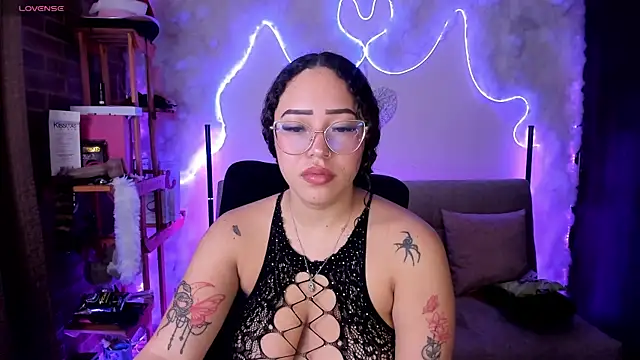 Snapshot of liz_martins1 chatting on 05/07/26, 01:55 liz martins1 online show from 05/07/26, 01:55