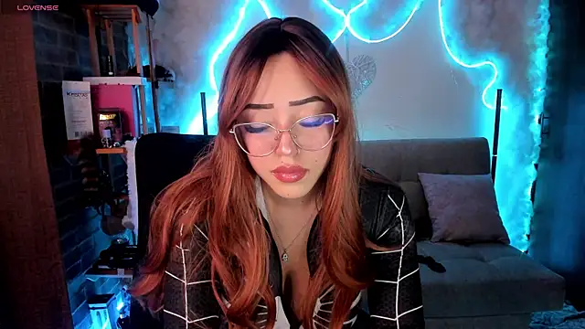 Snapshot of liz_martins1 chatting on 05/14/26, 02:07 liz martins1 online show from 05/14/26, 02:07