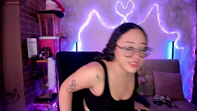 Snapshot of liz_martins1 chatting on 06/06/26, 02:16 liz martins1 online show from 06/06/26, 02:16