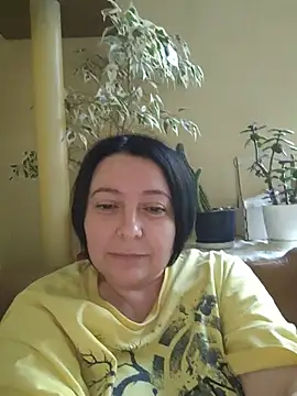 Snapshot of EmmaEmmy40 chatting on 05/24/26, 04:56 EmmaEmmy40 online show from 05/24/26, 04:56