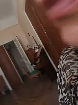 Snapshot of EmmaEmmy40 chatting on 06/18/26, 12:09 EmmaEmmy40 online show from 06/18/26, 12:09