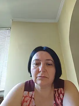 Snapshot of EmmaEmmy40 chatting on 06/20/26, 04:10 EmmaEmmy40 online show from 06/20/26, 04:10