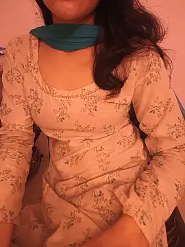 Snapshot of zoya_baby_ chatting on 06/06/26, 03:39 zoya baby online show from 06/06/26, 03:39