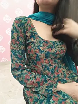 zoya baby  online show from 07/04/26, 04:13