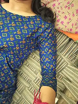 zoya baby  online show from 08/01/26, 03:44
