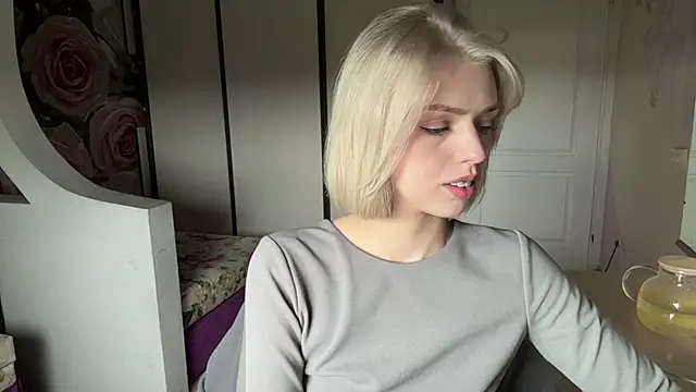 ScarlettRosy online show from 06/06/26, 04:39