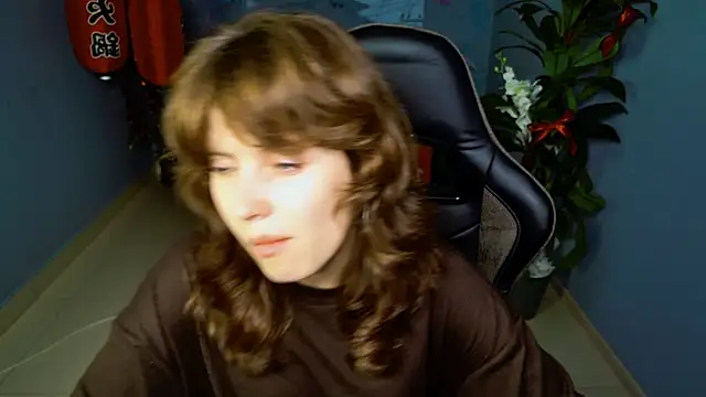 Snapshot of LolaDominara chatting on 06/18/26, 09:25 LolaDominara online show from 06/18/26, 09:25