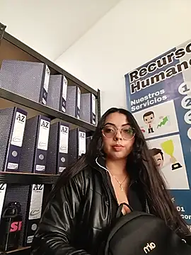Snapshot of JENNIFER__03 chatting on 05/25/26, 02:45 JENNIFER 03 online show from 05/25/26, 02:45