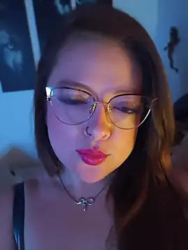 Snapshot of Lilith_Desire chatting on 06/18/26, 02:32 Lilith Desire online show from 06/18/26, 02:32