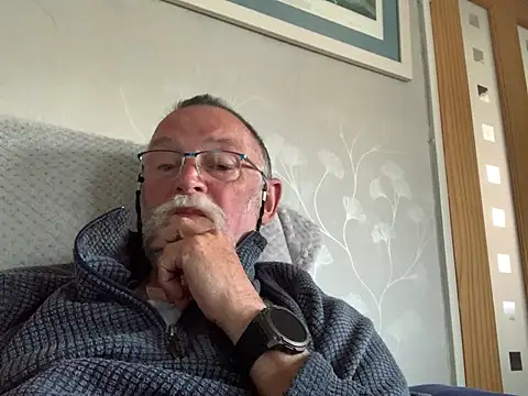 Snapshot of Moonraker64 chatting on 05/05/26, 07:00 Moonraker64 online show from 05/05/26, 07:00
