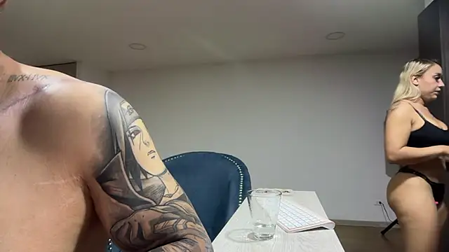exclusivecouple69 online show from 05/21/26, 12:06