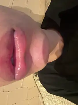 hotlips2026 online show from 05/03/26, 03:07