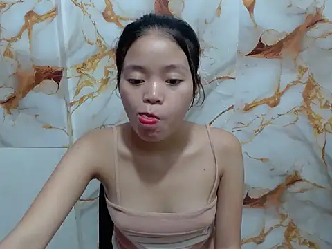 Sweet Sarah69 online show from 06/05/26, 06:52