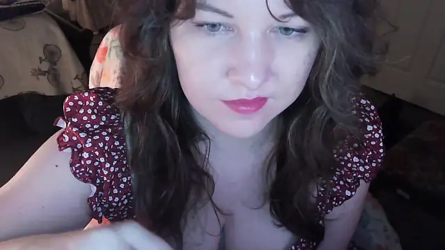 ScarletMaroon online show from 05/05/26, 07:05