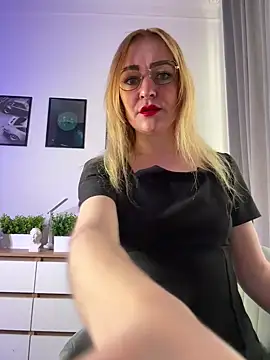 CherryChaos  online show from 06/11/26, 06:22