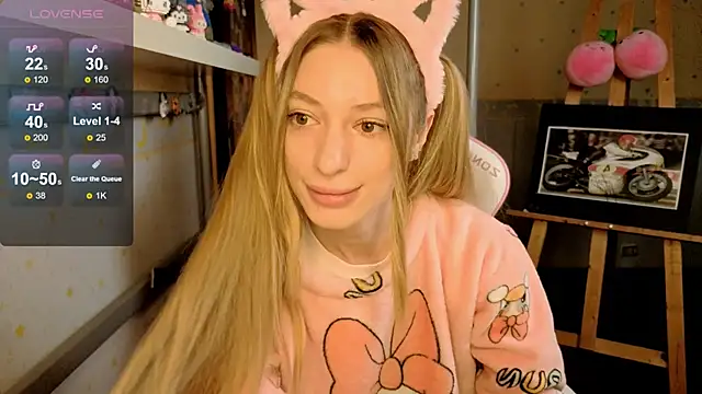 MiaMooonn online show from 06/05/26, 05:47