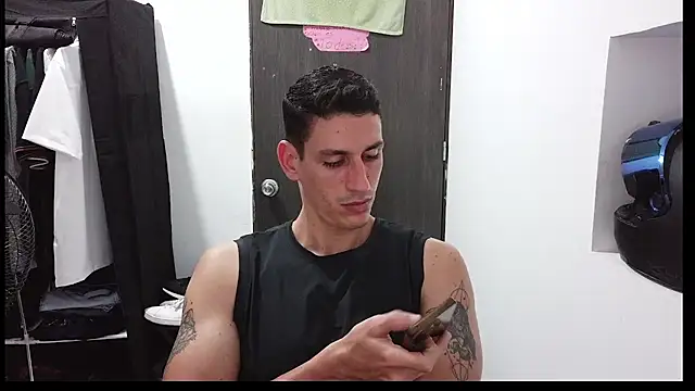 Snapshot of RaulRico chatting on 06/20/26, 11:18 RaulRico online show from 06/20/26, 11:18