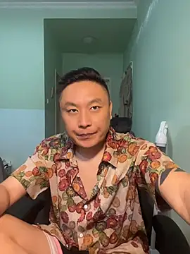 Snapshot of mrcake666 chatting on 08/06/26, 12:18 mrcake666 online show from 08/06/26, 12:18