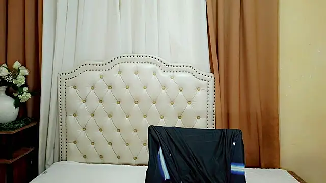Snapshot of Ladymikaela chatting on 07/18/26, 02:32 Ladymikaela online show from 07/18/26, 02:32