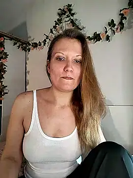 Snapshot of Candy_Cougar chatting on 05/25/26, 06:52 Candy Cougar online show from 05/25/26, 06:52