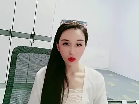 xiyueyue030 online show from 05/05/26, 07:27