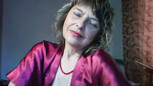 Snapshot of ElizabethGorden chatting on 05/15/26, 03:02 ElizabethGorden online show from 05/15/26, 03:02