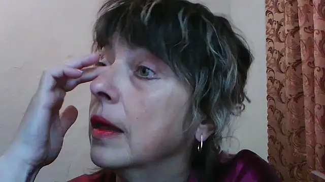 Snapshot of ElizabethGorden chatting on 05/21/26, 03:13 ElizabethGorden online show from 05/21/26, 03:13