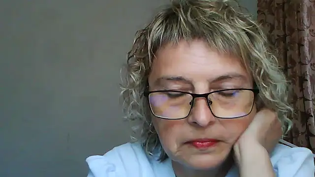 ElizabethGorden online show from 06/24/26, 01:43