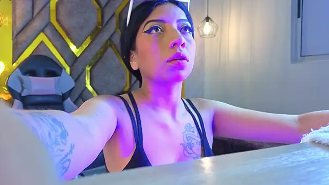 Snapshot of Ey_Im_simone_ chatting on 06/06/26, 12:10 Ey Im simone online show from 06/06/26, 12:10