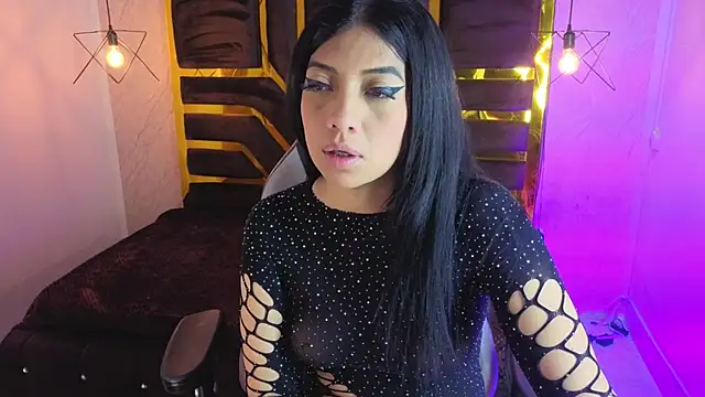 Snapshot of Ey_Im_simone_ chatting on 07/15/26, 12:21 Ey Im simone online show from 07/15/26, 12:21