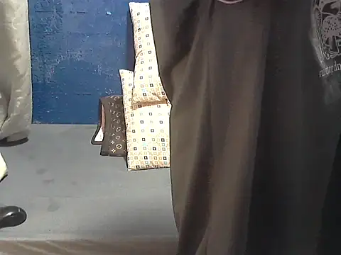 hotchilimom online show from 05/23/26, 07:51