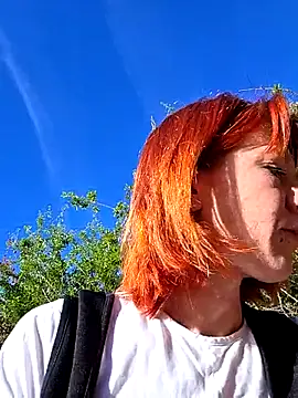 Snapshot of PoppyBoop chatting on 05/23/26, 06:18 PoppyBoop online show from 05/23/26, 06:18