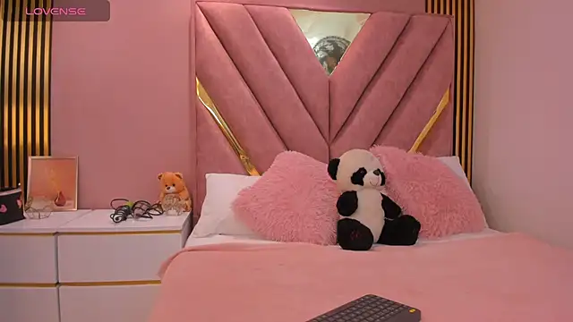 Snapshot of Anny_bakers_ chatting on 08/02/26, 11:41 Anny bakers online show from 08/02/26, 11:41