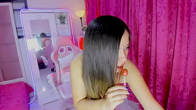 Snapshot of Shantal_Sweet_ chatting on 07/04/26, 01:50 Shantal Sweet online show from 07/04/26, 01:50