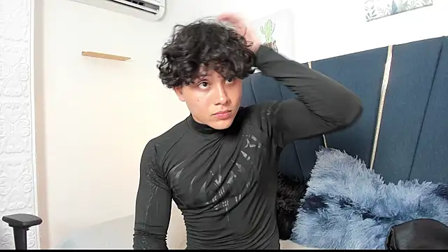 Snapshot of latin_beast4 chatting on 05/19/26, 07:53 latin beast4 online show from 05/19/26, 07:53