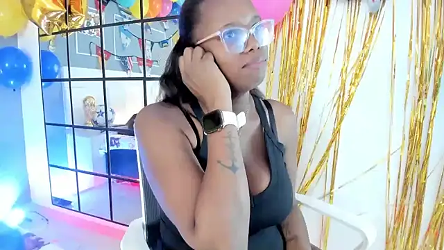 Snapshot of Miss_Khaleesi chatting on 06/17/26, 03:57 Miss Khaleesi online show from 06/17/26, 03:57