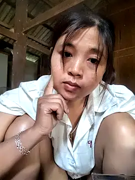 Tryphena online show from 05/05/26, 02:41