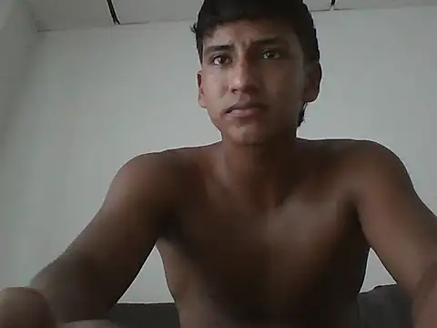 Snapshot of Alexander_06_ chatting on 07/16/26, 10:05 Alexander 06 online show from 07/16/26, 10:05
