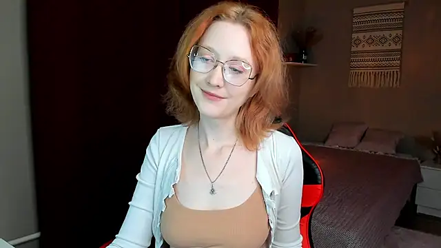 Snapshot of LunaTerry chatting on 05/20/26, 07:58 LunaTerry online show from 05/20/26, 07:58