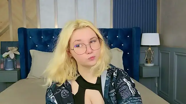Snapshot of Cassey_Well chatting on 05/21/26, 03:41 Cassey Well online show from 05/21/26, 03:41