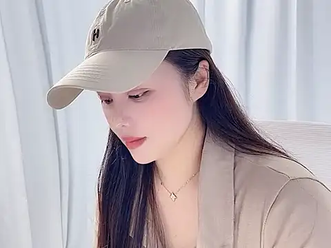 Snapshot of Qingqing19 chatting on 05/16/26, 02:19 Qingqing19 online show from 05/16/26, 02:19