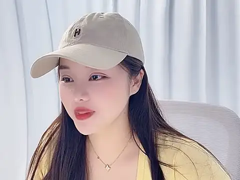 Snapshot of Qingqing19 chatting on 05/16/26, 02:27 Qingqing19 online show from 05/16/26, 02:27