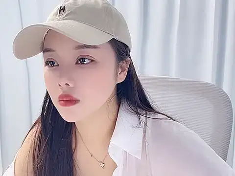 Snapshot of Qingqing19 chatting on 05/19/26, 02:29 Qingqing19 online show from 05/19/26, 02:29