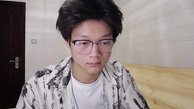 Snapshot of XJ-XIAOXIAO chatting on 05/05/26, 08:28 XJ-XIAOXIAO online show from 05/05/26, 08:28