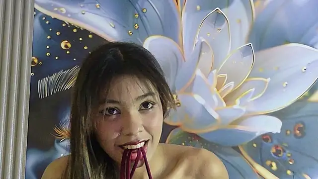 Snapshot of ELLIEPARKER_CR chatting on 08/02/26, 12:14 ELLIEPARKER CR online show from 08/02/26, 12:14