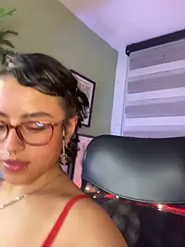 Lusiana   online show from 06/04/26, 11:22