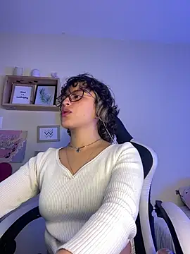 Lusiana   online show from 06/30/26, 03:29