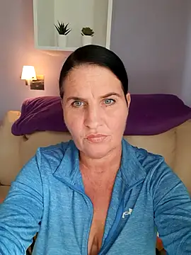 Velvet-Milf online show from 05/15/26, 08:32
