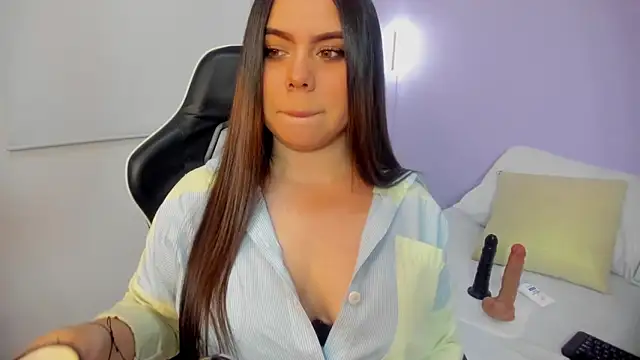 Snapshot of luna_blazze_ chatting on 06/20/26, 12:30 luna blazze online show from 06/20/26, 12:30